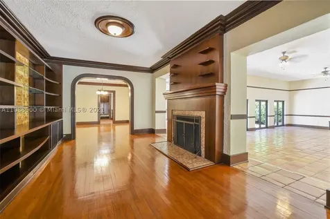 3871 S Le Jeune Road Coconut Grove FL 33146