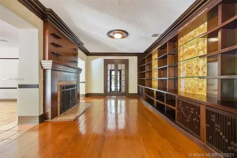 3871 S Le Jeune Road Coconut Grove FL 33146