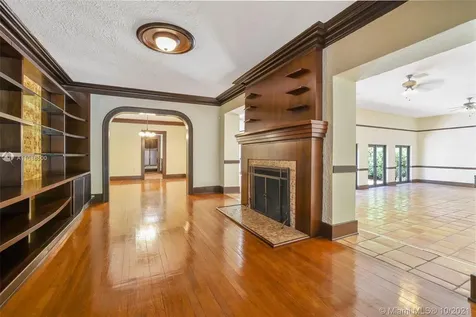 3871 S Le Jeune Road Coconut Grove FL 33146