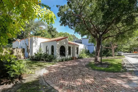3871 S Le Jeune Road Coconut Grove FL 33146
