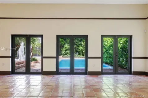 3871 S Le Jeune Road Coconut Grove FL 33146