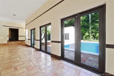 3871 S Le Jeune Road Coconut Grove FL 33146