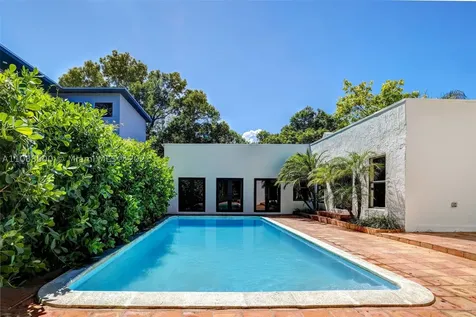 3871 S Le Jeune Road Coconut Grove FL 33146