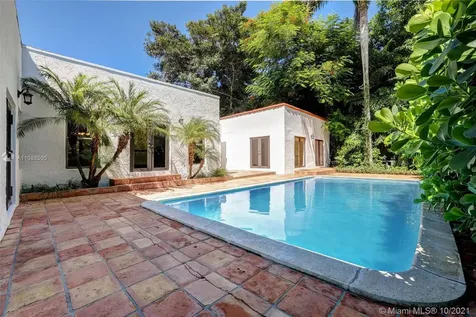 3871 S Le Jeune Road Coconut Grove FL 33146