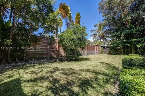 3871 S Le Jeune Road Coconut Grove FL 33146