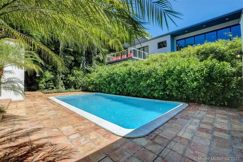3871 S Le Jeune Road Coconut Grove FL 33146