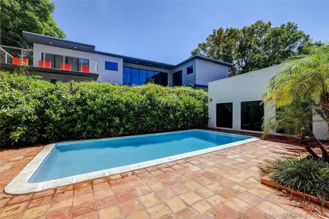 3871 S Le Jeune Road Coconut Grove FL 33146