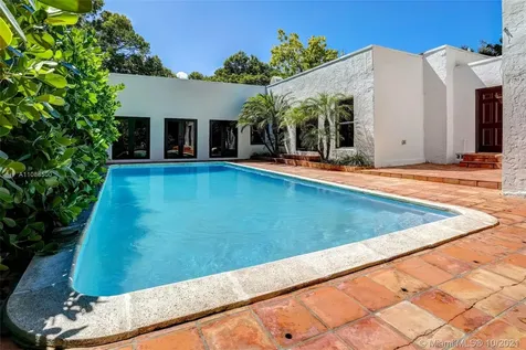 3871 S Le Jeune Road Coconut Grove FL 33146
