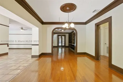 3871 S Le Jeune Road Coconut Grove FL 33146