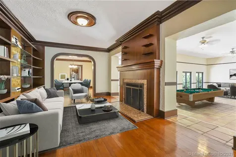 3871 S Le Jeune Road Coconut Grove FL 33146
