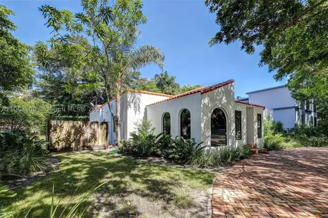 3871 S Le Jeune Road Coconut Grove FL 33146