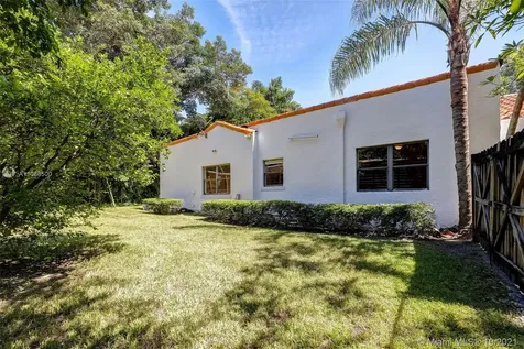 3871 S Le Jeune Road Coconut Grove FL 33146