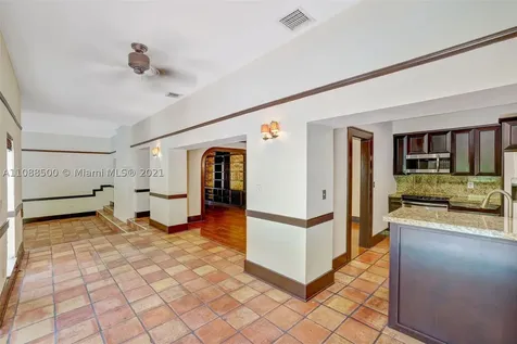 3871 S Le Jeune Road Coconut Grove FL 33146