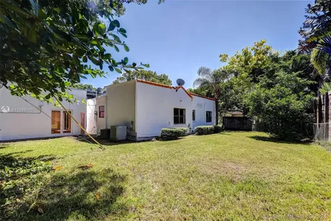3871 S Le Jeune Road Coconut Grove FL 33146