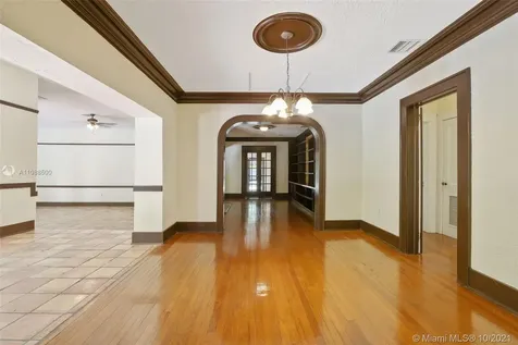 3871 S Le Jeune Road Coconut Grove FL 33146