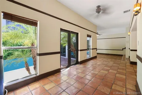 3871 S Le Jeune Road Coconut Grove FL 33146