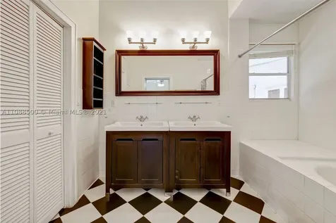 3871 S Le Jeune Road Coconut Grove FL 33146