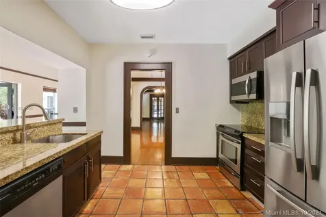3871 S Le Jeune Road Coconut Grove FL 33146