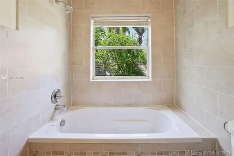 3871 S Le Jeune Road Coconut Grove FL 33146