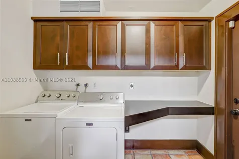 3871 S Le Jeune Road Coconut Grove FL 33146
