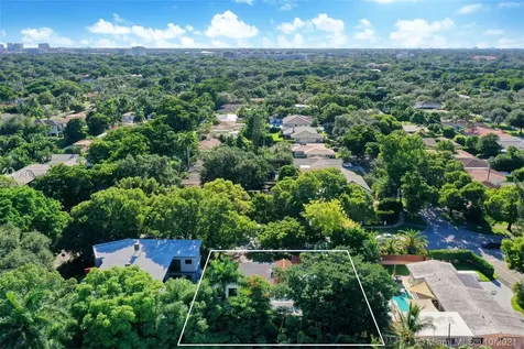 3871 S Le Jeune Road Coconut Grove FL 33146
