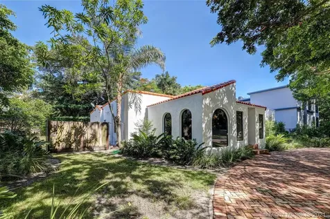 3871 S Le Jeune Road Coconut Grove FL 33146