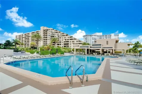 251 Crandon Boulevard Key Biscayne FL 33149
