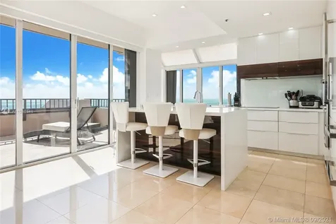 251 Crandon Boulevard Key Biscayne FL 33149