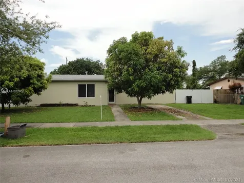 10240 Jamaica Drive Cutler Bay FL 33189