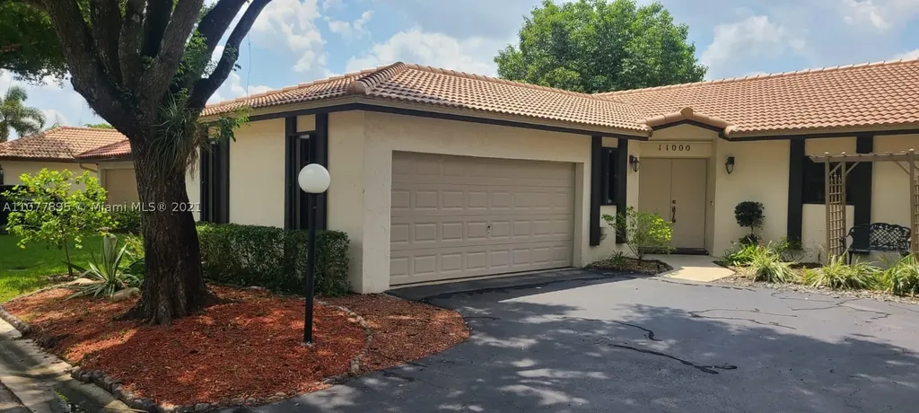 11000 Cypress Run Circle Coral Springs FL 33071
