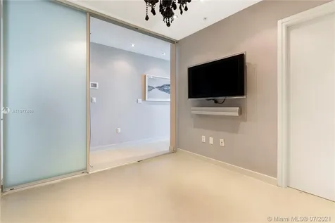 50 S Pointe Drive Miami Beach FL 33139