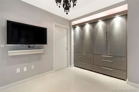 50 S Pointe Drive Miami Beach FL 33139