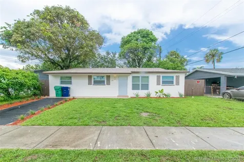 1461 NW 33rd Way Lauderhill FL 33311