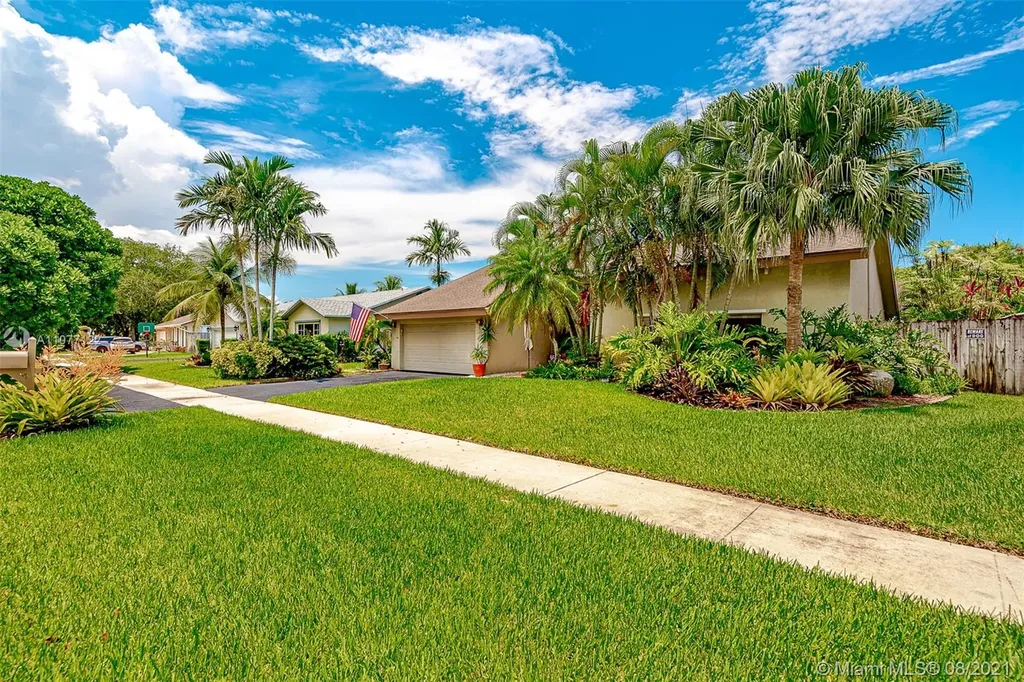 10133 NW 21st Street Pembroke Pines FL 33026