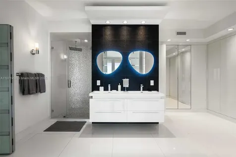 100 Lincoln Road Miami Beach FL 33139