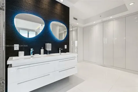 100 Lincoln Road Miami Beach FL 33139