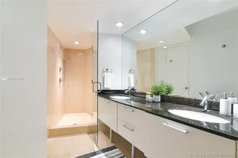 17201 Collins Avenue Sunny Isles Beach FL 33160