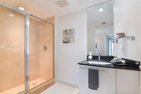 17201 Collins Avenue Sunny Isles Beach FL 33160