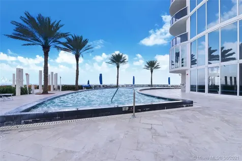 17201 Collins Avenue Sunny Isles Beach FL 33160