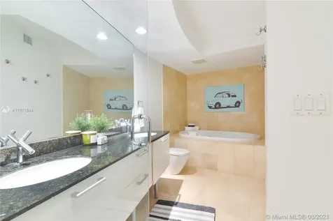 17201 Collins Avenue Sunny Isles Beach FL 33160