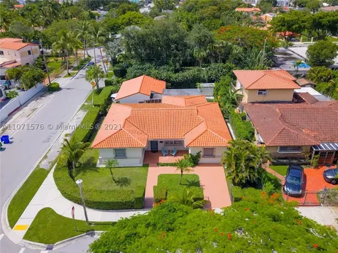 2300 SW 19th Terrace Miami FL 33145