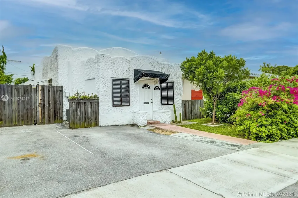 1820 Mckinley Street Hollywood FL 33020