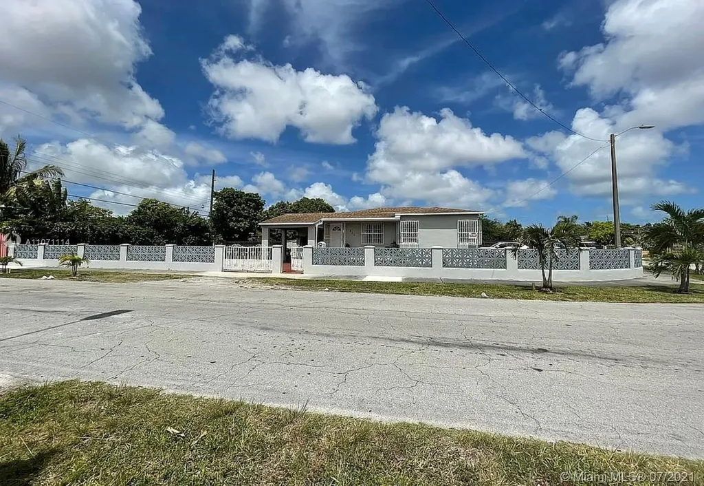 511 NW 30th Place Miami FL 33125
