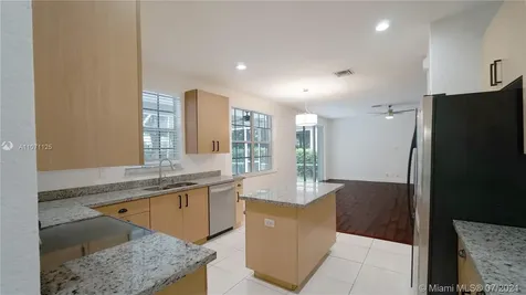 712 Tulip Creek Weston FL 33327