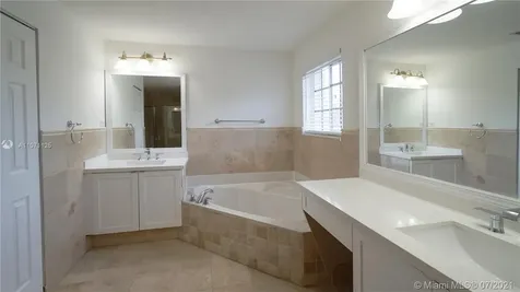 712 Tulip Creek Weston FL 33327
