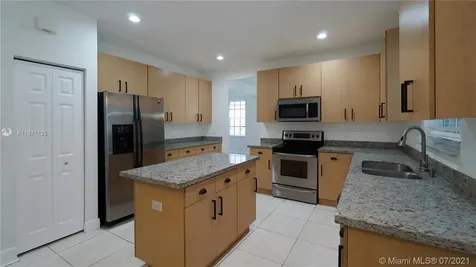 712 Tulip Creek Weston FL 33327