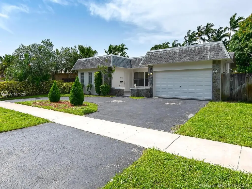 5240 N Hills Drive Hollywood FL 33021