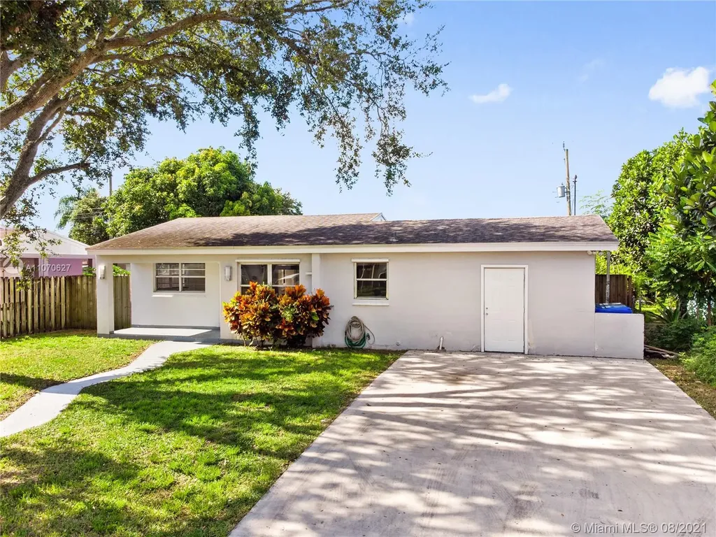 6860 Greene Street Hollywood FL 33024