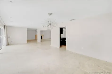 6620 Windsor Lane Miami Beach FL 33141