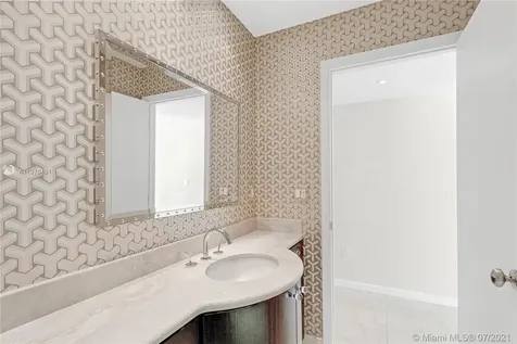 6620 Windsor Lane Miami Beach FL 33141